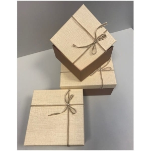 Pudełka na prezenty 18 x 18 x 9,5 cm (mod 3) - papierowe, dwukolorowe, Komplet 3 szt