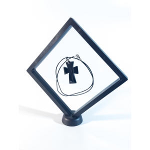 Uniwersalne opakowanie na prezent-ramka z przezroczystym elastycznym silikonowym okienkiem.Rozmiar 16 x 16 cm. Kolor Czarny.